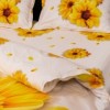 Lenjerie de pat dublu cu imprimeu 3D de flori galbene pe fundal alb. Lenjerii de pat 1+1 gratis.