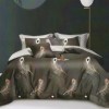 Lenjerie de pat dublu cu model de pene, oferta lenjerii de pat 1+1 gratis.