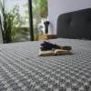 Patura bumbac si acril 200x220 cm model geometric ecru antracit cu franjuri