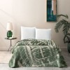 Pătură bumbac și fibră mixtă 200x220 cm, model geometric verde, marca TAC, moale și călduroasă.