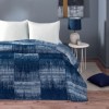 Pătură bumbac și fibră mixtă 200x220 cm, model geometric albastru, marca TAC, moale și călduroasă.