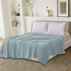 Pătură Cocolino bleu cu fluturi în relief, dimensiuni 200x230 cm