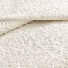 patura embosata TAC Doressa ecru 220x240 cm model ornamental reliefat utilizata ca patura sau cuvertura decorativa pentru pat