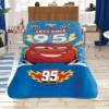 Pătură de lux Disney Cars, 160x220cm, albastru, model cu Lightning McQueen și textul Lets Race 95