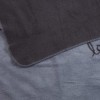 Pătură de lux Disney pentru pat dublu cu Mickey Mouse, în culoare gri, din poliester 100%, dimensiune 200x220 cm, cu desene detaliate și text Love, Mickey.