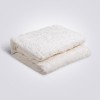 Patura embosata Monk Ecru Floral 200x220cm pentru seri calduroase