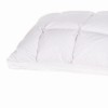 Perna puf gasca 50x70cm Cotton Box Elegance alba, matlasata, umplutura naturala puf si pene, husa bumbac 233TC