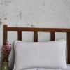 Pernă albă Cotton Box cu umplutură de bambus și microgel, dimensiuni 50x70 cm, perfectă pentru somn odihnitor