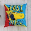 Pernuță decorativă Disney pentru copii cu Fulger McQueen din filmul Cars, în culori roșu, galben și albastru, dimensiune 40x40 cm, cu desene animate detaliate și text Kachow.