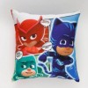 Pernuță decorativă Disney Eroi în Pijamale, 40x40 cm, bumbac, cu personaje Owlette, Catboy și Gekko