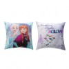 Pernuță decorativă Disney Frozen, dimensiune 40x40 cm, bumbac 100%, imprimeu albastru mov multicolor, magie în camera copiilor.