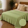 Pled waffle verde din bumbac 100%, 220x240 cm, cu textura gofrata geometrica