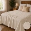 Pled waffle crem din bumbac 100%, 240x260 cm, cu textura gofrata geometrica