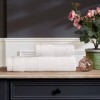 Prosop de bumbac 100% alb, dimensiuni 85x150 cm, densitate 480 gr/mp, cu dungi elegante și design clasic, rafinat și absorbant