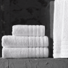 prosop alb Line 30x50 cm din bumbac 100% 550 g/mp cu bordura decorativa cu linii
