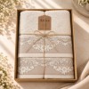 Set 2 prosoape bej Arliva Home din bumbac, 50x90 si 70x140 cm, cu bordura din dantela florala, in cutie