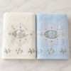 Set 2 prosoape Arliva Home 50x90 cm, ecru si bleu, cu broderii florale cu trandafiri albastri si dantela decorativa