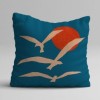 Set 3 fete perna decorative 43x43 cm cu pescarusi in zbor, curcubeu stilizat si margarete pe fundal bleu