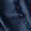 Set cuvertura jacquard albastra Lude Crown albastru First Choice cu fete de perna gri bej brodate cu pasari in zbor