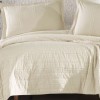 Set de cuvertura matlasata crem bumbac 100% Avola V6 cu 2 fete de perna