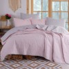 Set cuvertura matlasata 200x220 cm + 2 fete perna Solid Roz/Gri, reversibila