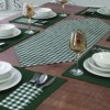 Set de masa Moena cu napron si 6 servete, design verde carouri