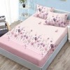 Set husa pat finet 160x200 cm cu elastic model flori de camp roz si 2 fete de perna
