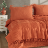 set pique Clasy Velda V3 caramiziu cu cuvertura gofrata si ciucuri decorativi din bumbac 100%