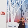 Set pique lenjerie și cuvertură Disney pentru 1 persoană cu Elsa din filmul Frozen 2, în culori alb, albastru deschis și mov, cu desene animate detaliate și elemente grafice.