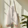 Sort de bucătărie Vinca din bumbac 100%, cu iepuraș adorabil și flori pastelate, ideal pentru un decor festiv de Paște