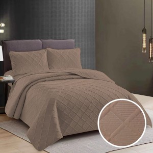Cuvertură de pat dublu matlasată în culoare cappuccino cu design în romburi pentru un dormitor sofisticat și confortabil
