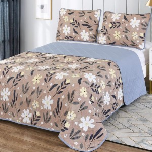 Cuvertură de pat Elegance CVI17 cu design floral în nuanțe calde pentru un dormitor modern și confortabil