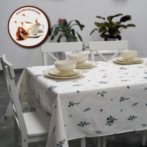 Fata de masa rotunda teflonata din bumbac, diametru 140cm model Floricele albastre, decor elegant pentru mese rotunde