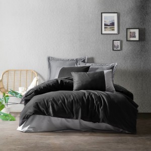 Lenjerie de pat din bumbac 100% ranforce, model Cotton Box Plain, în nuanțe de negru și gri.