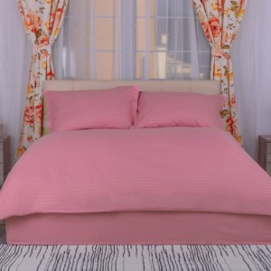 Lenjerie de pat elegantă roz damasc policoton pentru saltea 180x200cm, fabricată în Pucioasa, set de 4 piese