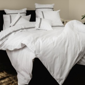 Lenjerie pat brodată bumbac 100% ranforce,8 piese,alb-negru PCS13