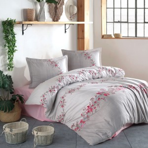 Lenjerie de pat din bumbac ranforce Pucioasa, design broderii florale roz și gri pe fundal alb cu carouri subtile
