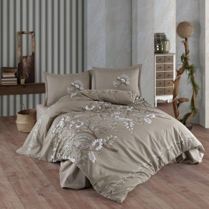Lenjerie de pat din bumbac ranforce Pucioasa, design broderii florale verde și alb pe fundal verde deschis