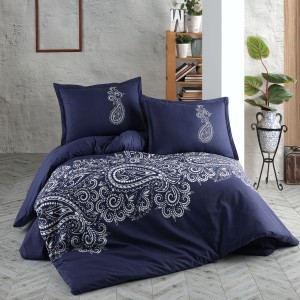 Lenjerie de pat din bumbac ranforce Pucioasa, design cu imprimeuri paisley albe pe fundal albastru închis