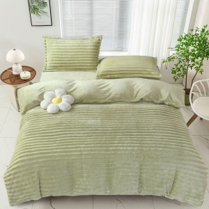 Lenjerie de pat cocolino Line verde pal pentru pat dublu, material moale de inalta densitate, ideal pentru sezonul rece.