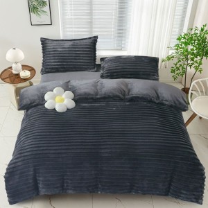 Lenjerie de pat cocolino Line gri antracit pentru pat dublu, material moale de inalta densitate, ideal pentru sezonul rece.