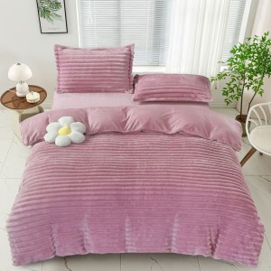 Lenjerie de pat cocolino Line lila pentru pat dublu, material moale de inalta densitate, ideal pentru sezonul rece.