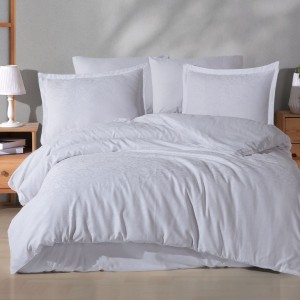 Lenjerie de pat de lux din jacquard satin, Clasy Home, model Arte, în nuanțe de alb cu design floral sofisticat.
