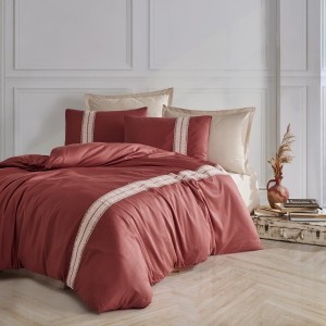 Lenjerie de pat cu bordură jacquard 4 piese Clasy Home Olerin, dungi și bordură decorativă, fundal roșu cărămiziu și crem, bumbac 100% ranforce