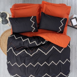 Lenjerie de pat Cotton Box Mirely Tile Red, realizată din bumbac 100% ranforce, cu broderii în relief, set 6 piese, culori roșu cărămiziu și negru.