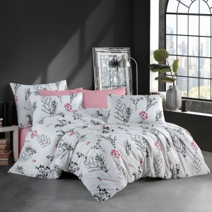 Lenjerie de pat dublu family bumbac 100% ranforce Nazenin Home cu 7 piese și modele florale în nuanțe de negru și roz pe fundal alb.