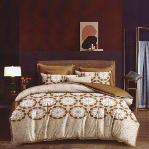 Lenjerie de pat dublu din finet cu 6 piese, având un design geometric în nuanțe de maro și crem, cu model floral.