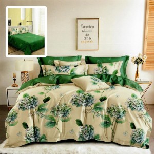 Lenjerie de pat dublu din finet cu 6 piese, decorată cu hortensii verzi și frunze pe un fundal crem, aducând un aspect proaspăt și elegant în dormitor.
