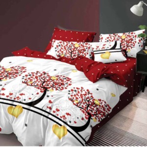 Lenjerie de pat cu copaci decorați cu inimioare roșii pe fundal alb și roșu, cu accente aurii și puncte albe