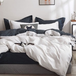 Lenjerie de pat alb-negru cu pătrățele din bumbac percale, fabricata in Romania